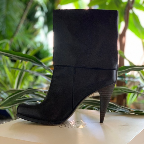 COACH SOFT LEATHER BOOTS BLACK LEGRA SIZE 8M PREOWNED IN BOX - Picture 15 of 16